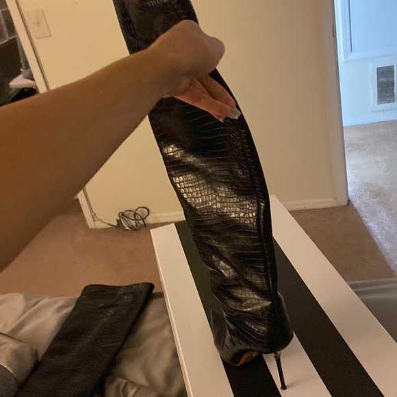 COPY - COPY - Aquazzura black crocodile leather over the knee boots size 11 - Picture 4 of 4